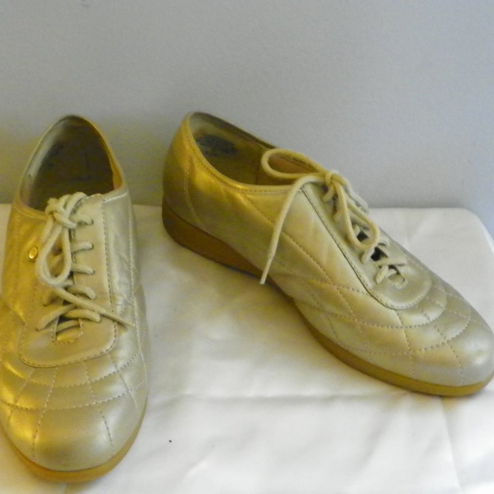 EASY SPIRIT COMFORT WALKERS SZ 6.5 M